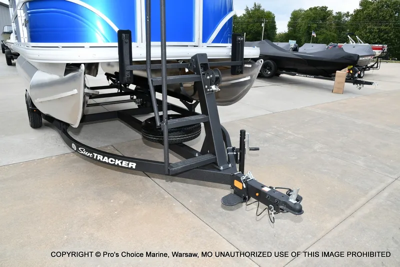 Slide: The Image of Sun Tracker Party Barge 16 DLX 2027 - 15