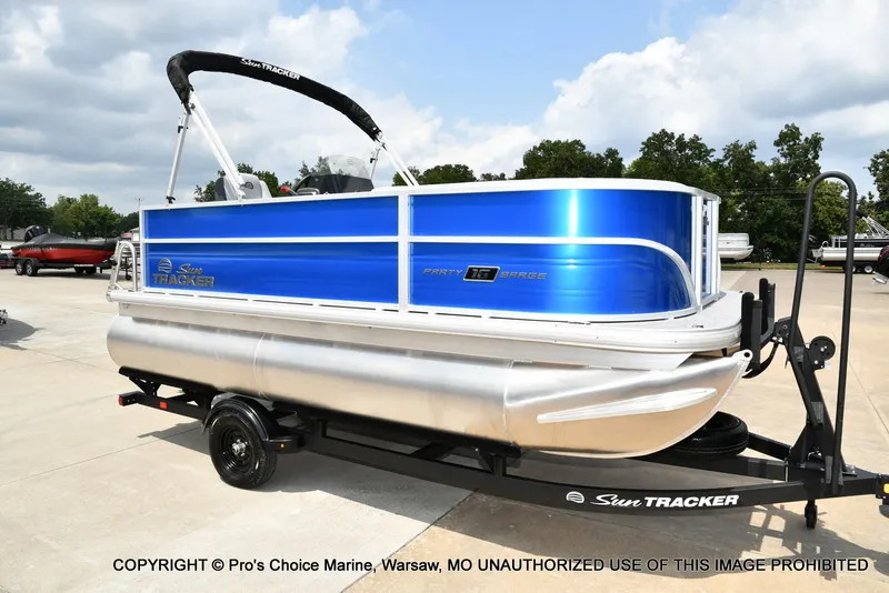 Slide: The Image of Sun Tracker Party Barge 16 DLX 2027 - 45