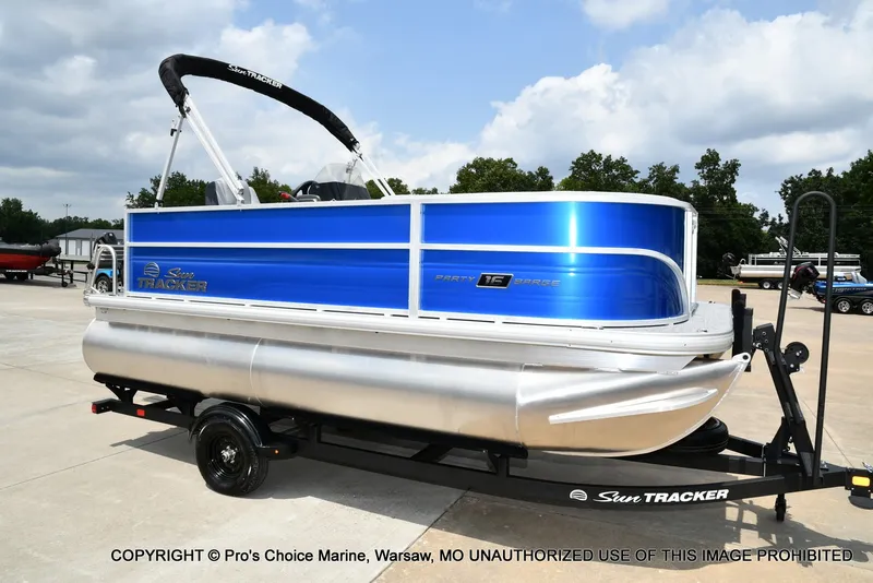 Slide: The Image of Sun Tracker Party Barge 16 DLX 2027 - 47