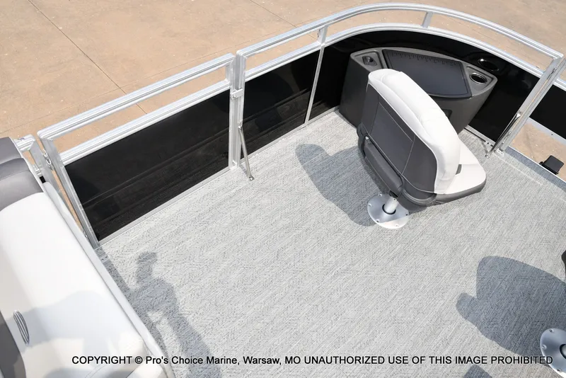 Slide: The Image of Sun Tracker Fishin' Barge 20 DLX 2027 - 63