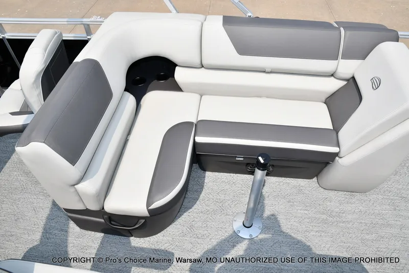 Slide: The Image of Sun Tracker Fishin' Barge 20 DLX 2027 - 57
