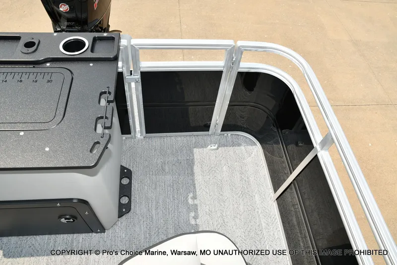 Slide: The Image of Sun Tracker Fishin' Barge 20 DLX 2027 - 49