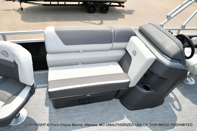 Slide: The Image of Sun Tracker Fishin' Barge 20 DLX 2027 - 31