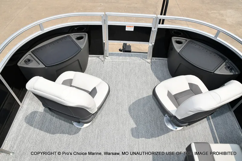 Slide: The Image of Sun Tracker Fishin' Barge 20 DLX 2027 - 16
