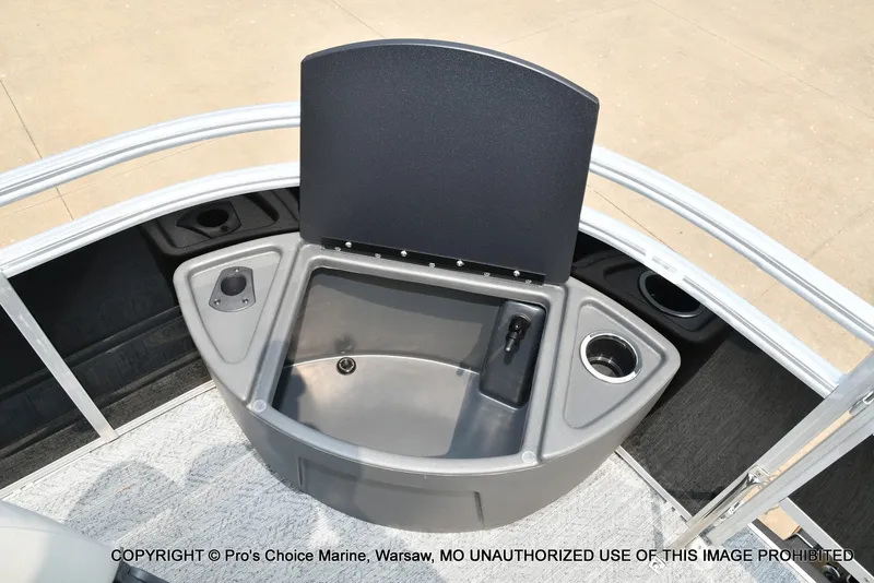 Slide: The Image of Sun Tracker Fishin' Barge 20 DLX 2027 - 27