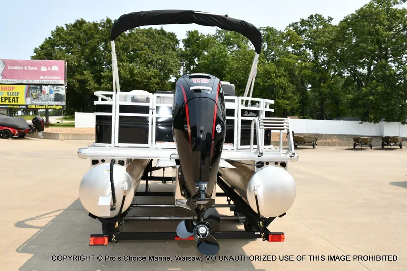 Slide: The Image of Sun Tracker Fishin' Barge 20 DLX 2027 - 17