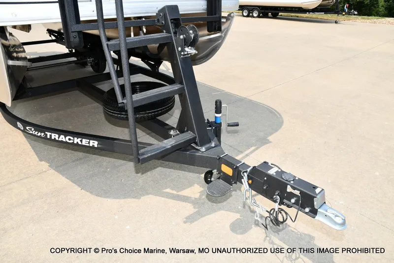 Slide: The Image of Sun Tracker Fishin' Barge 20 DLX 2027 - 20
