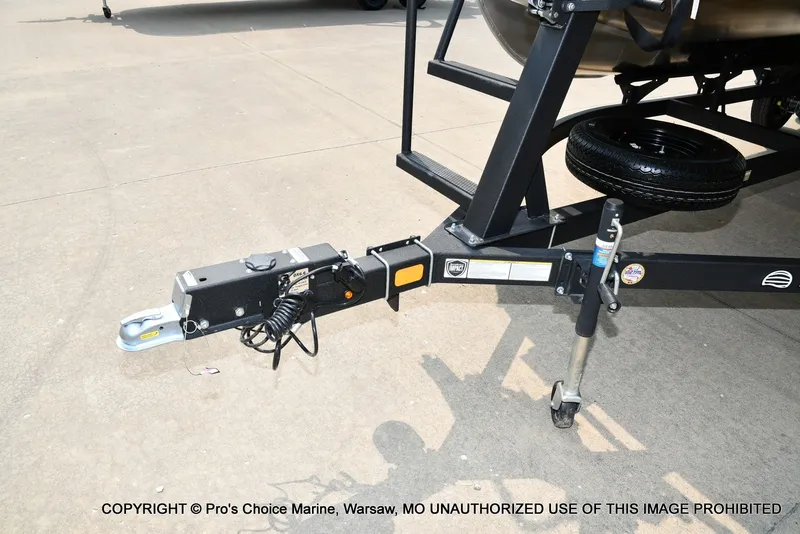 Slide: The Image of Sun Tracker Fishin' Barge 20 DLX 2027 - 19