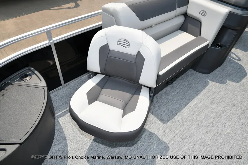 Slide: The Image of Sun Tracker Fishin' Barge 20 DLX 2027 - 22