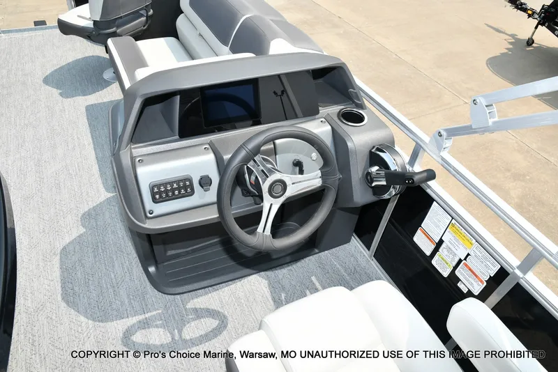 Slide: The Image of Sun Tracker Fishin' Barge 20 DLX 2027 - 40