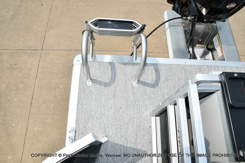 Slide: The Image of Sun Tracker Fishin' Barge 20 DLX 2027 - 54