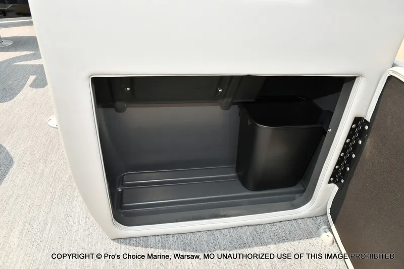 Slide: The Image of Sun Tracker Fishin' Barge 20 DLX 2027 - 30