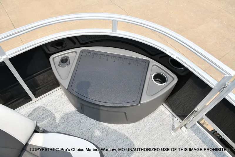 Slide: The Image of Sun Tracker Fishin' Barge 20 DLX 2027 - 26
