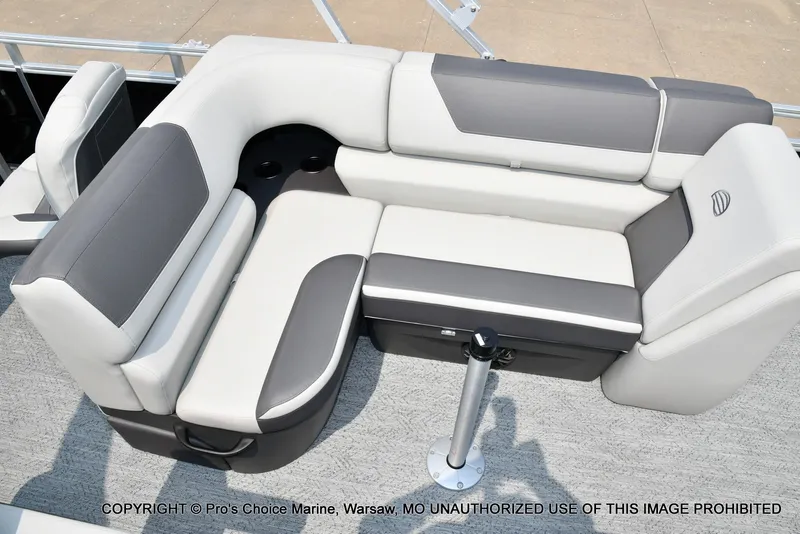 Slide: The Image of Sun Tracker Fishin' Barge 20 DLX 2027 - 72
