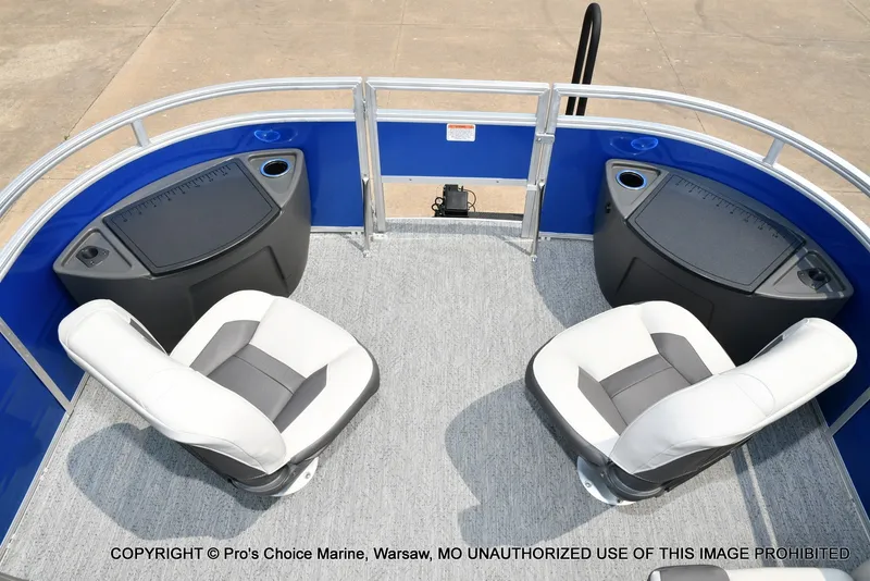 Slide: The Image of Sun Tracker Fishin' Barge 20 DLX 2027 - 58