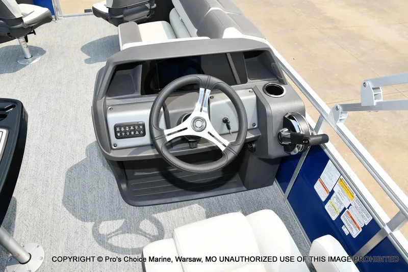 Slide: The Image of Sun Tracker Fishin' Barge 20 DLX 2027 - 38