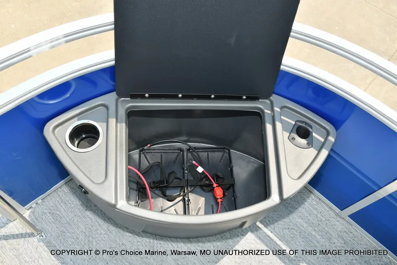 Slide: The Image of Sun Tracker Fishin' Barge 20 DLX 2027 - 24