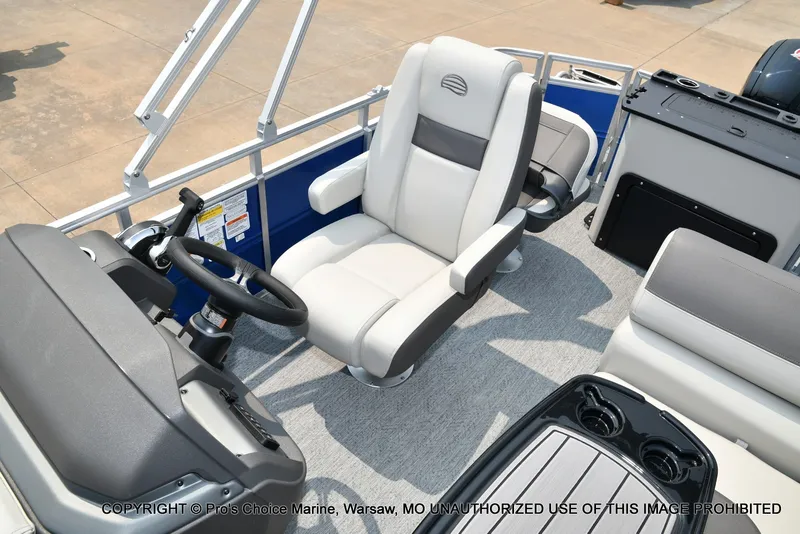 Slide: The Image of Sun Tracker Fishin' Barge 20 DLX 2027 - 36