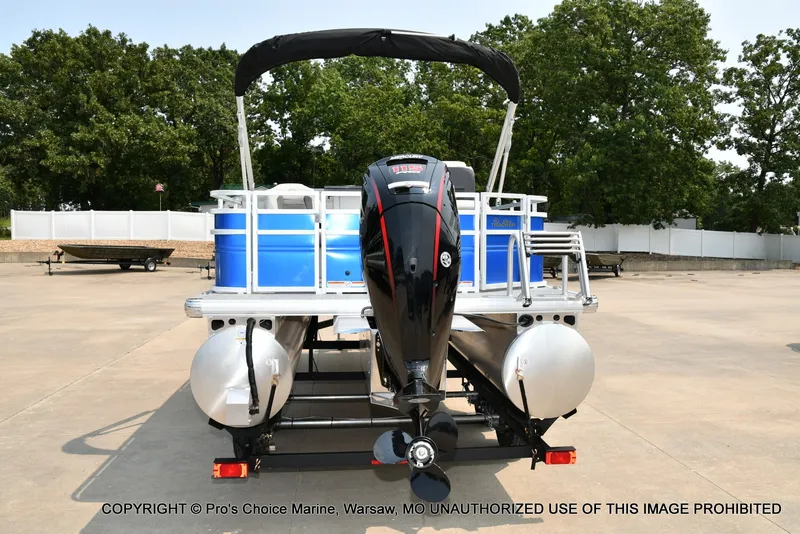 Slide: The Image of Sun Tracker Fishin' Barge 20 DLX 2027 - 62