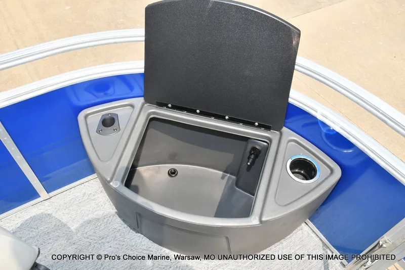 Slide: The Image of Sun Tracker Fishin' Barge 20 DLX 2027 - 27