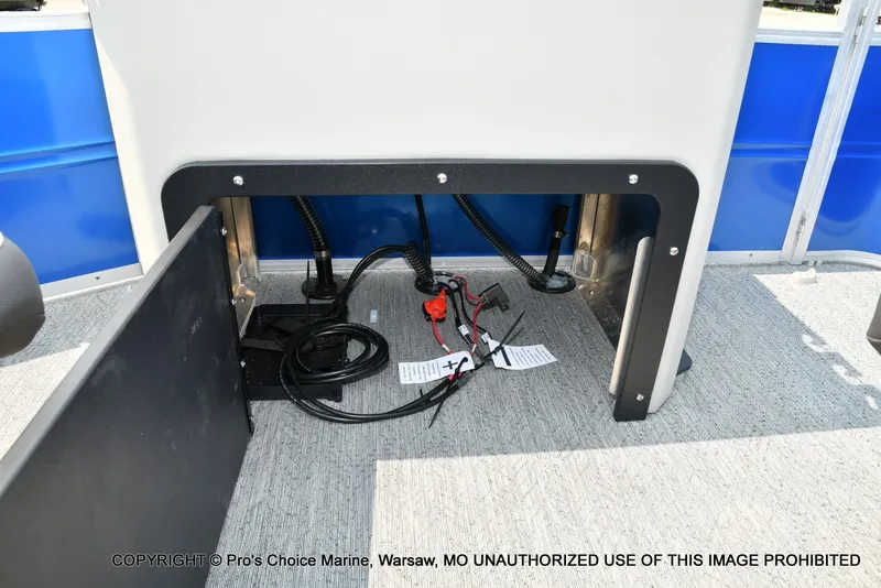 Slide: The Image of Sun Tracker Fishin' Barge 20 DLX 2027 - 44