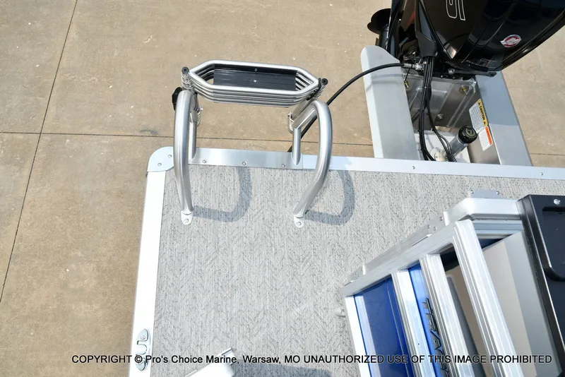 Slide: The Image of Sun Tracker Fishin' Barge 20 DLX 2027 - 49