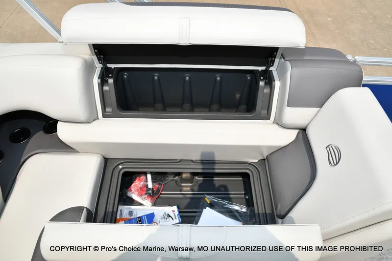 Slide: The Image of Sun Tracker Fishin' Barge 20 DLX 2027 - 54