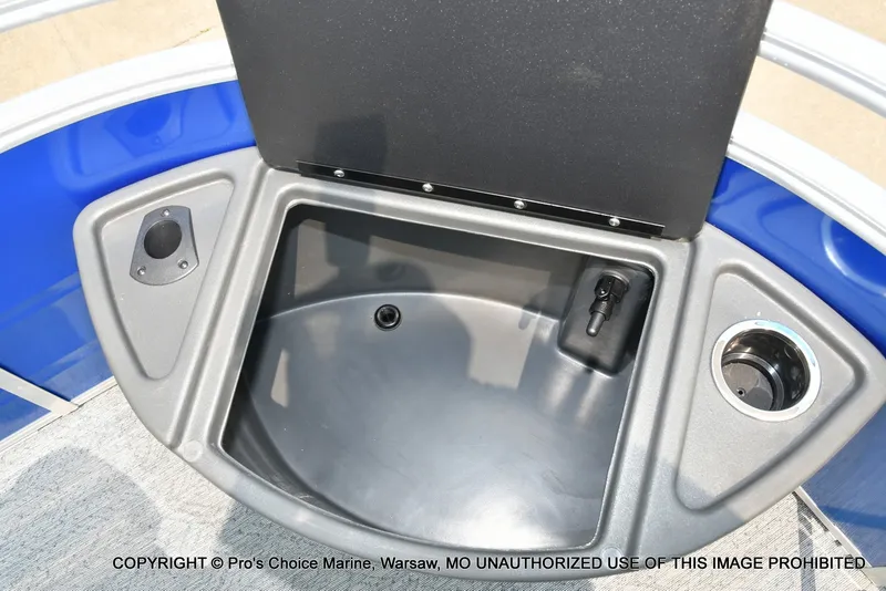 Slide: The Image of Sun Tracker Fishin' Barge 20 DLX 2027 - 28