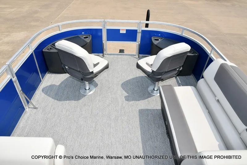 Slide: The Image of Sun Tracker Fishin' Barge 20 DLX 2027 - 17