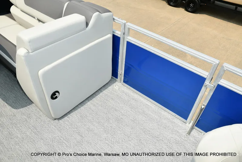Slide: The Image of Sun Tracker Fishin' Barge 20 DLX 2027 - 29