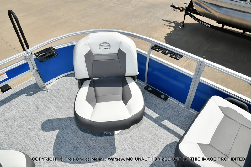Slide: The Image of Sun Tracker Bass Buggy 16 XL Select 2027 - 44