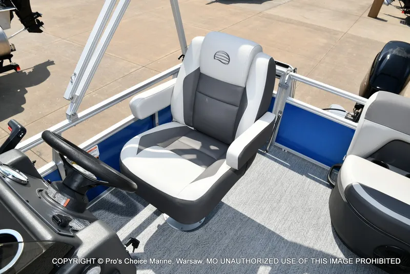 Slide: The Image of Sun Tracker Bass Buggy 16 XL Select 2027 - 30