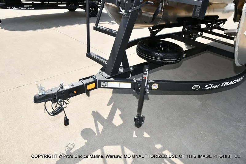 Slide: The Image of Sun Tracker Bass Buggy 16 XL Select 2027 - 17