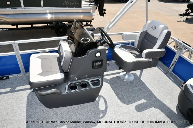 Slide: The Image of Sun Tracker Bass Buggy 16 XL Select 2027 - 26