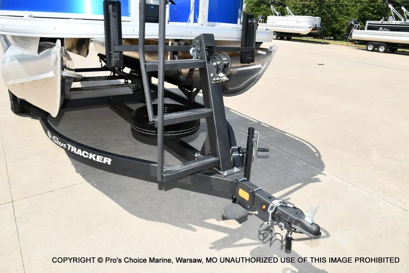 Slide: The Image of Sun Tracker Bass Buggy 16 XL Select 2027 - 18