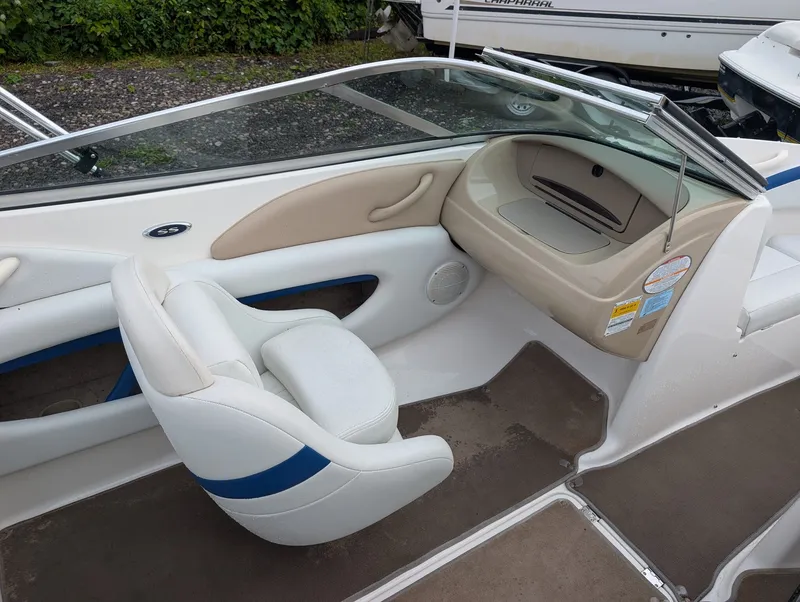 Slide: The Image of Chaparral 183 SSE 2002 - 11