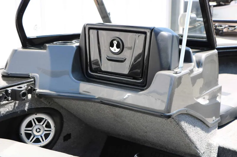 Slide: The Image of The image shows the dashboard of a 2020 Tracker Targa V 19 Combo boat. - 31