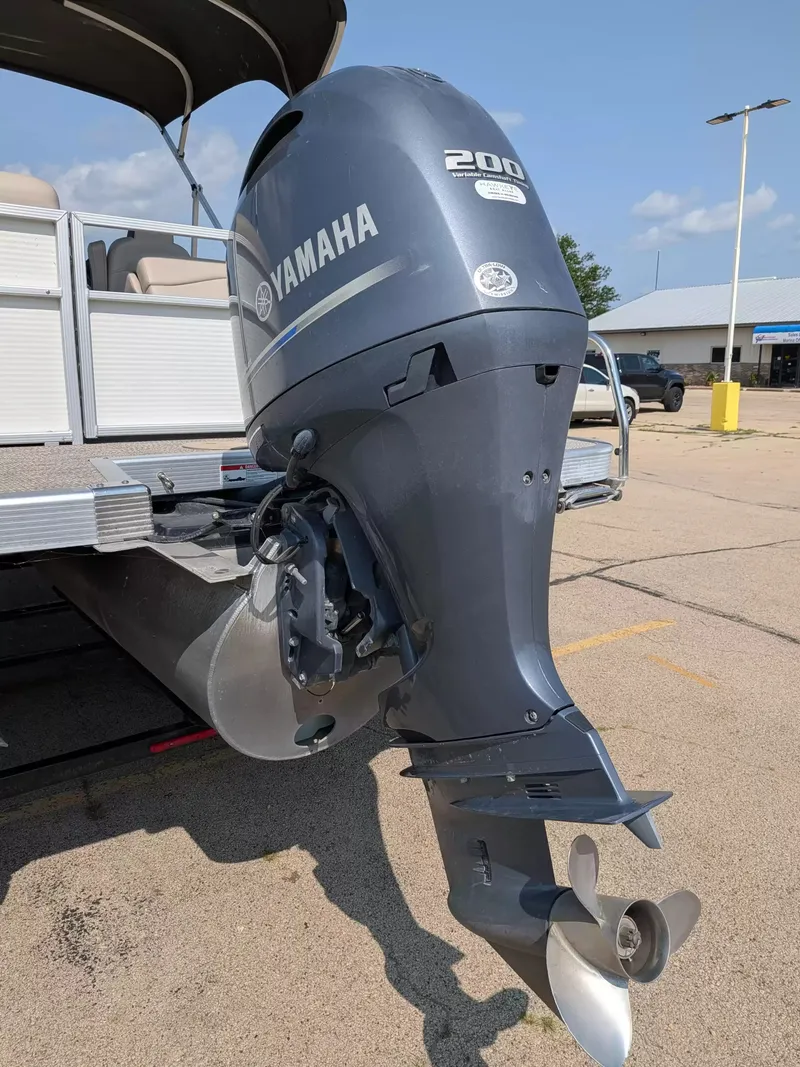 Slide: The Image of A Yamaha 200 HP outboard motor is mounted on a 2019 Bennington 23 SSRXP boat. - 3