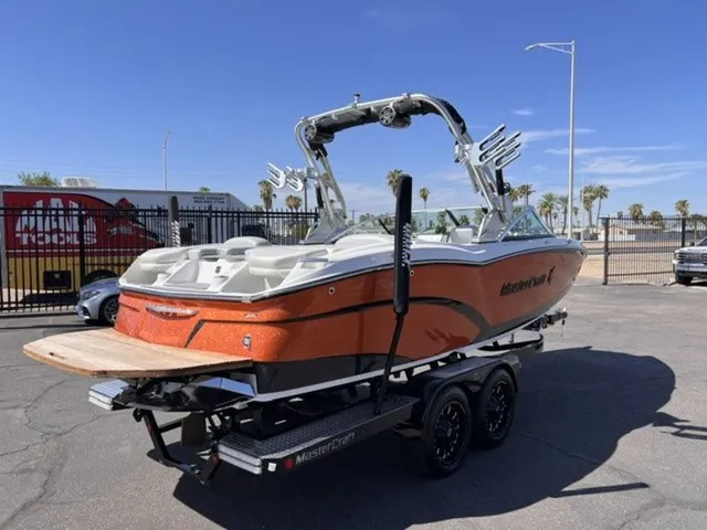 Slide: The Image of MasterCraft X23 2016 - 6