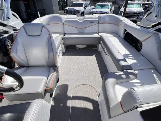 Slide: The Image of MasterCraft X23 2016 - 19