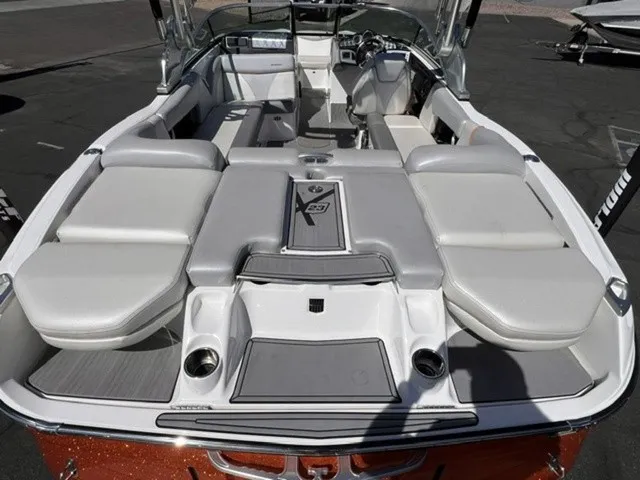 Slide: The Image of MasterCraft X23 2016 - 10