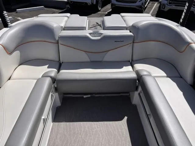 Slide: The Image of MasterCraft X23 2016 - 16