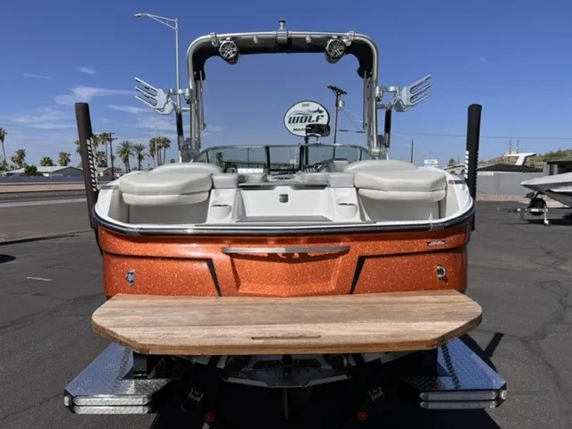Slide: The Image of MasterCraft X23 2016 - 7