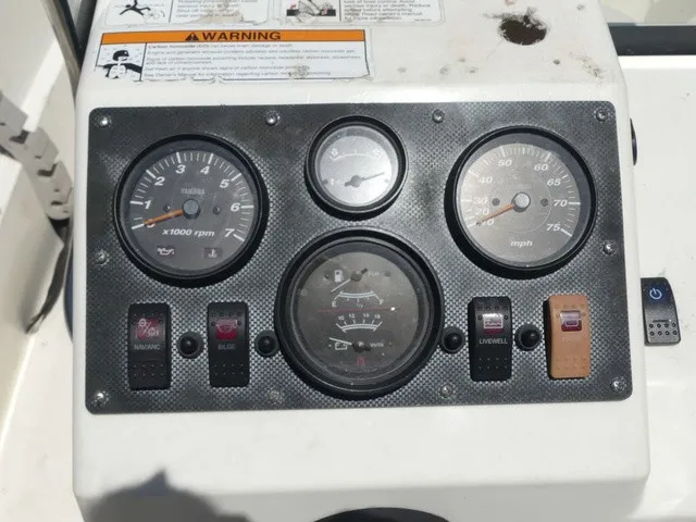 Slide: The Image of Triumph 170 CC 2014 - 15
