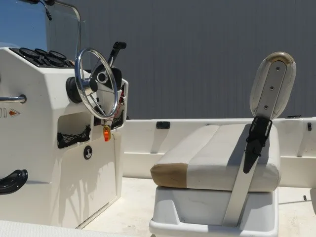 Slide: The Image of Triumph 170 CC 2014 - 13