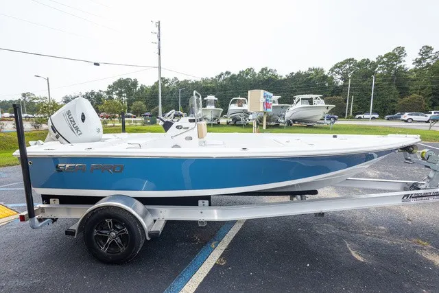 Slide: The Image of Sea Pro 172 Bay 2026 - 3