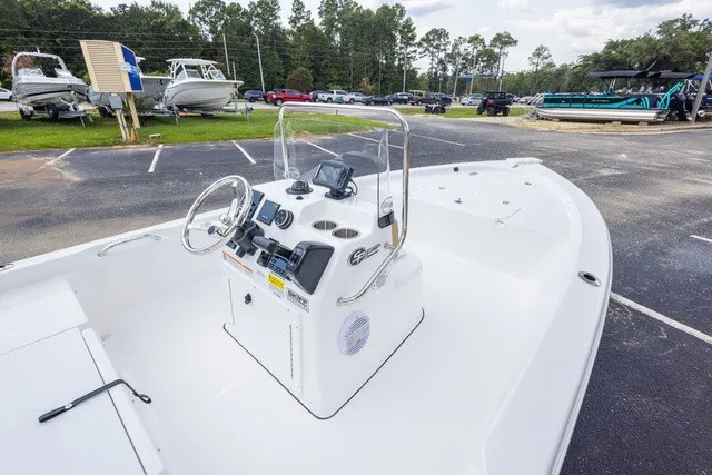 Slide: The Image of Sea Pro 172 Bay 2026 - 18