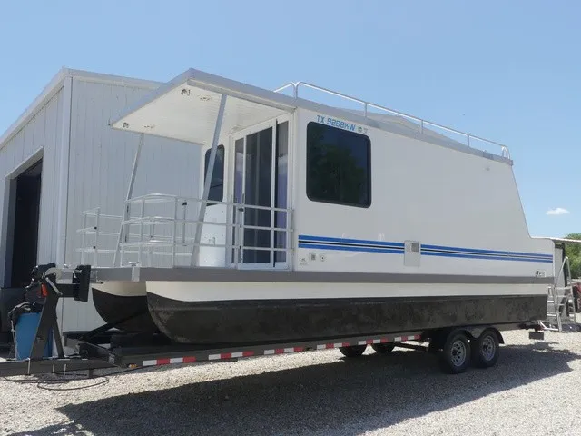 The Image of Catamaran Lil Hobo 30 2023 - undefined