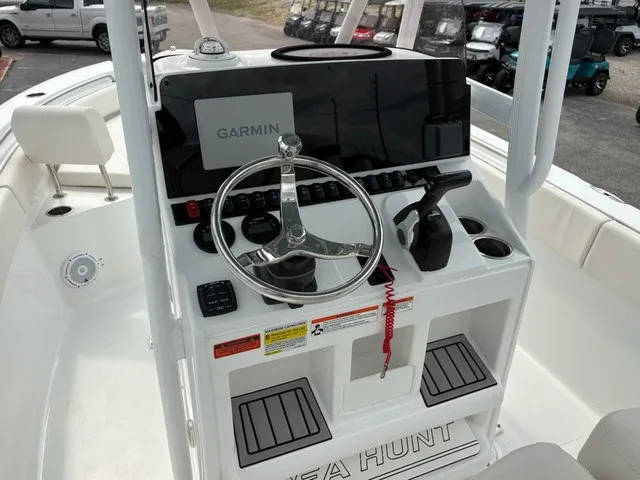 Slide: The Image of Sea Hunt Ultra 234 2023 - 11