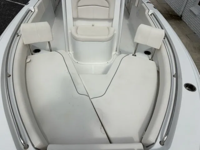 Slide: The Image of Sea Hunt Ultra 234 2023 - 12